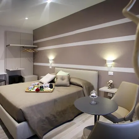 Bed and Breakfast Relais Marlene Avezzano Esterno foto